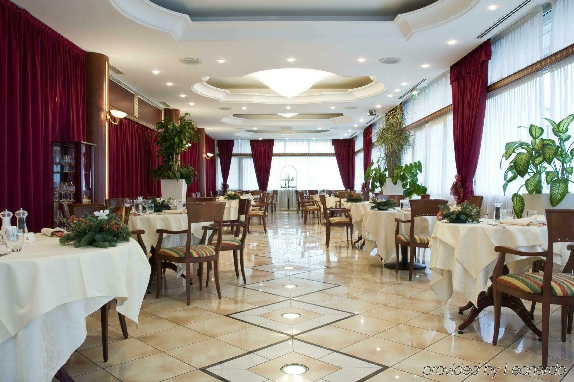 Hotel Romea ラヴェンナ レストラン 写真